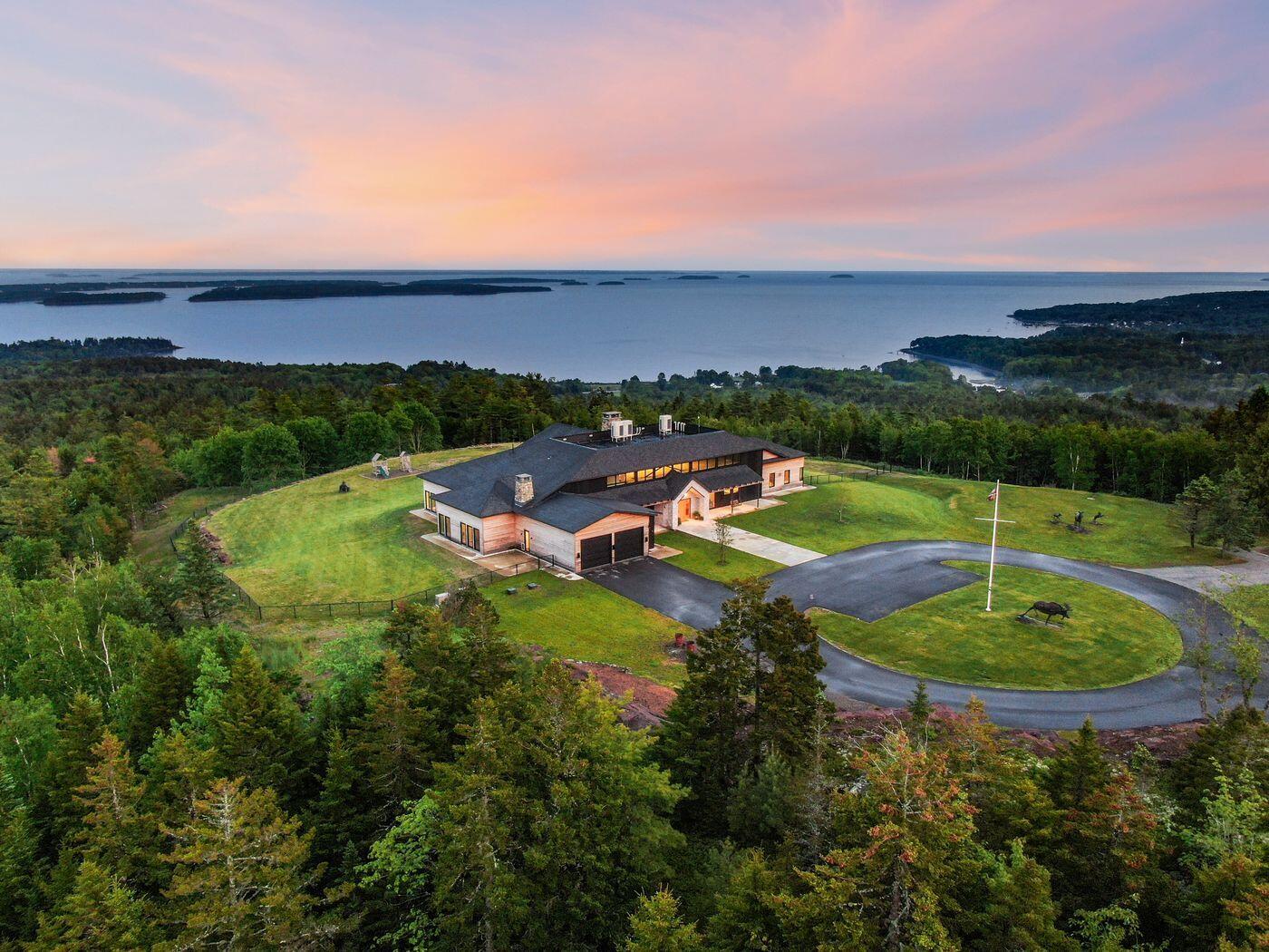 Lakeside Retreats