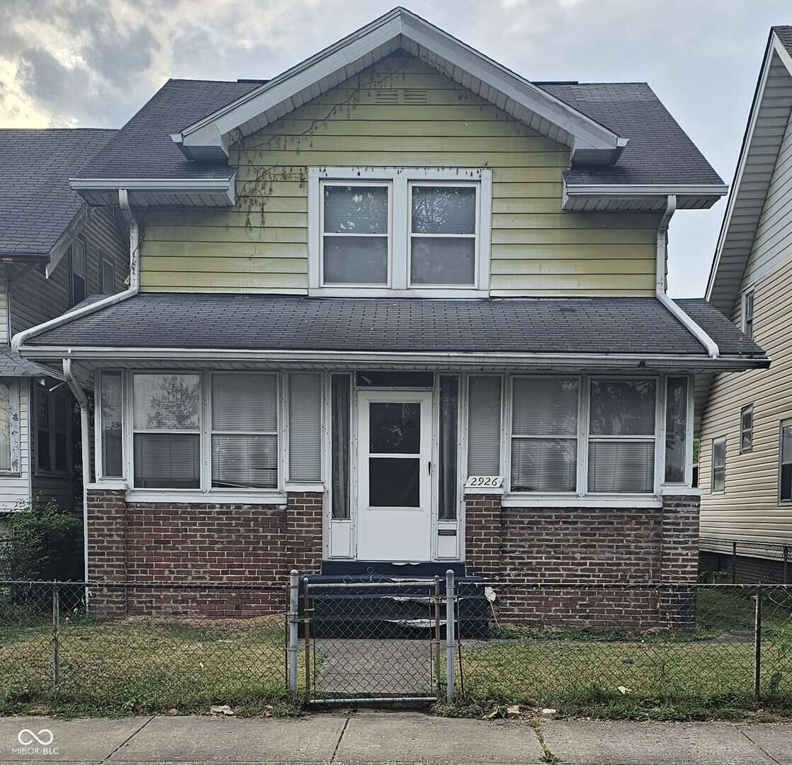 Listings for Clinton Sharp