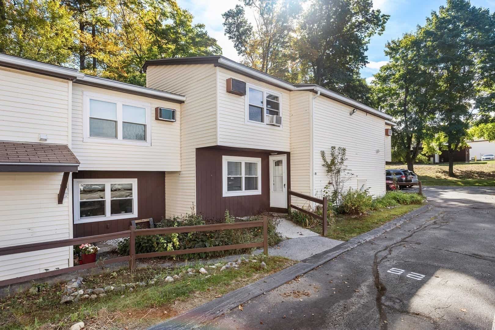 Listings for Michele Meadows