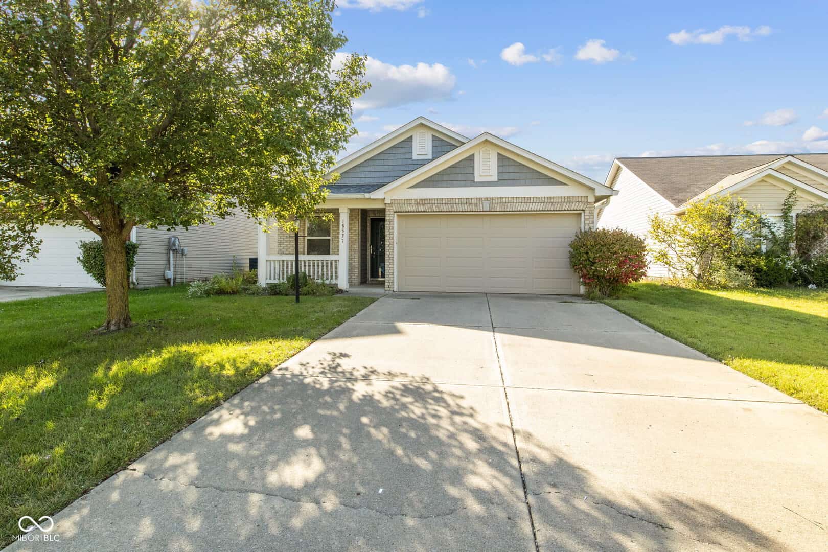 Listings for Lora Edwards