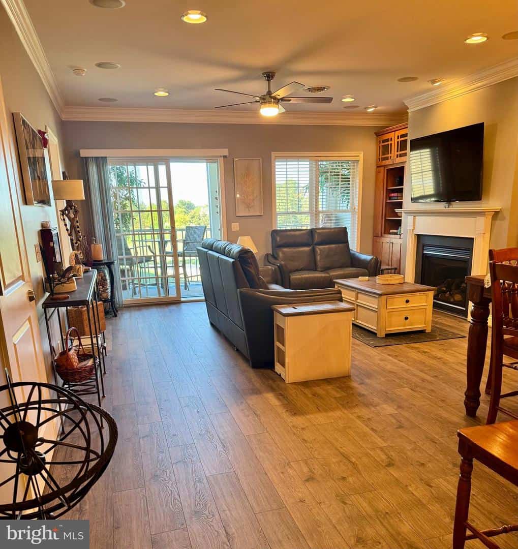 Listings for Leslie (Lea) Troup