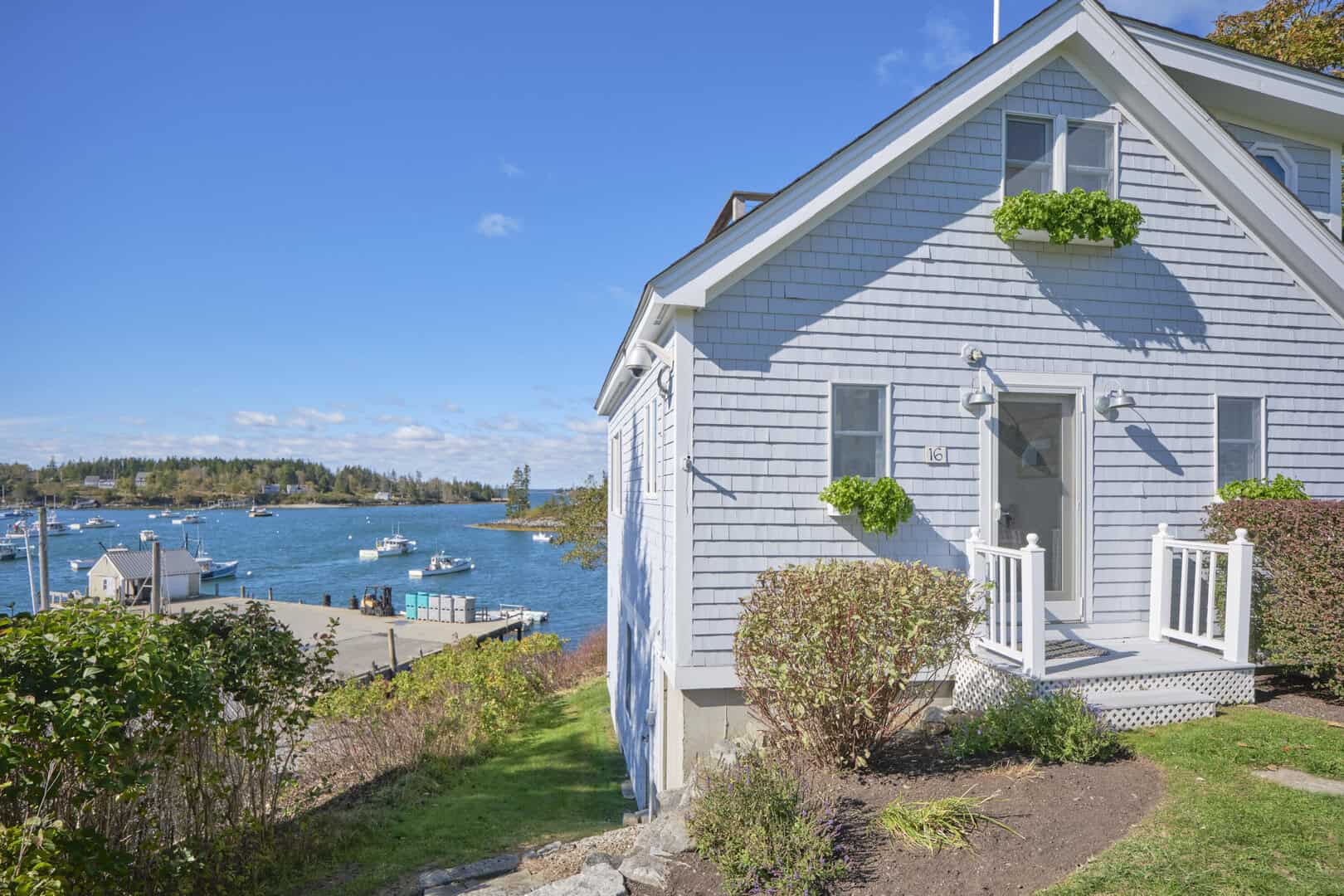 Luxury Waterfront Homes