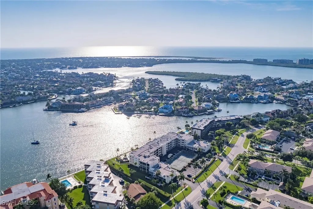Bayside Club