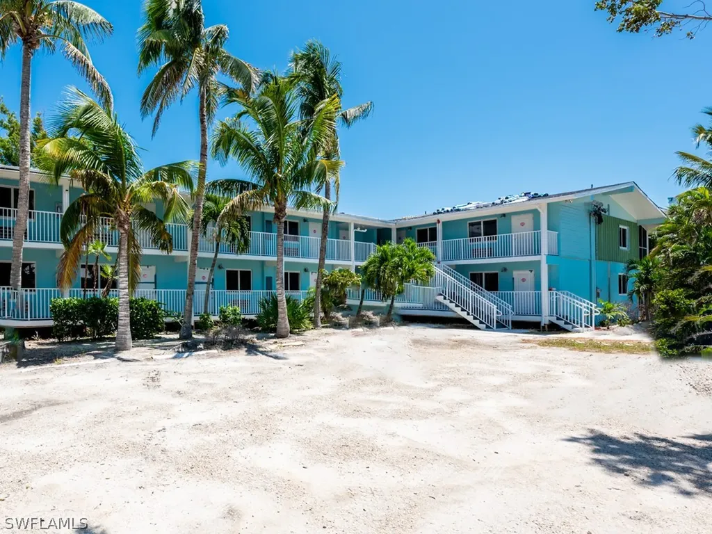 Colonnades Condo