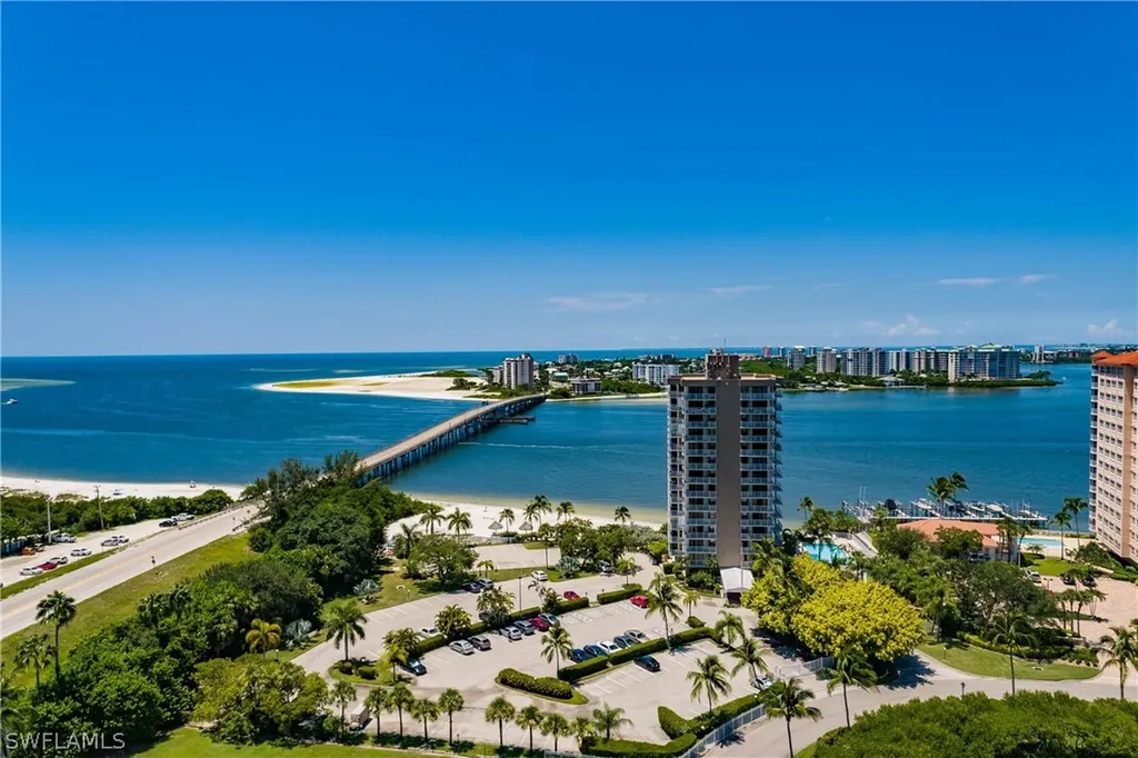 Lovers Key Beach Club