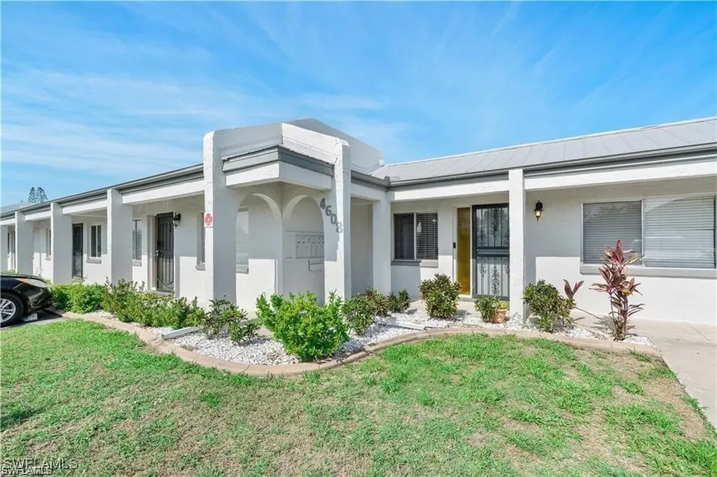 Plaza Country Blvd Condo