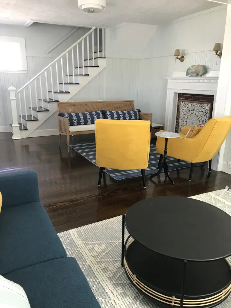 Listings for Laura Muir