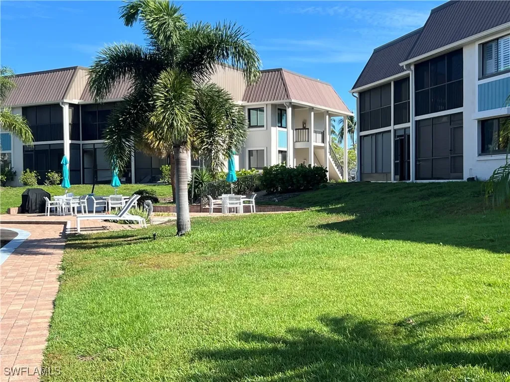 Fort Myers Beach School
