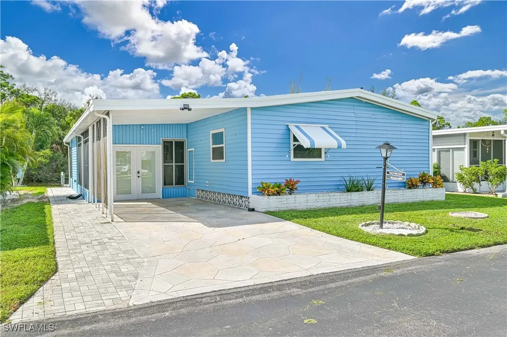 Coachlight Manor Mobile Home