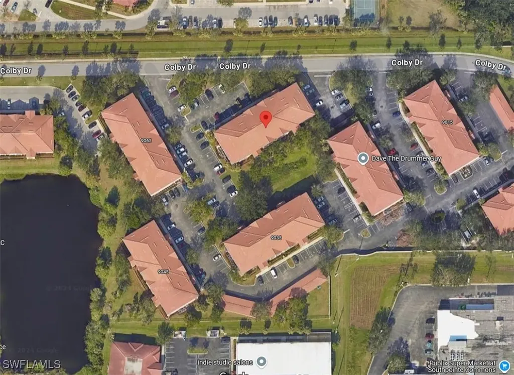 College Pointe