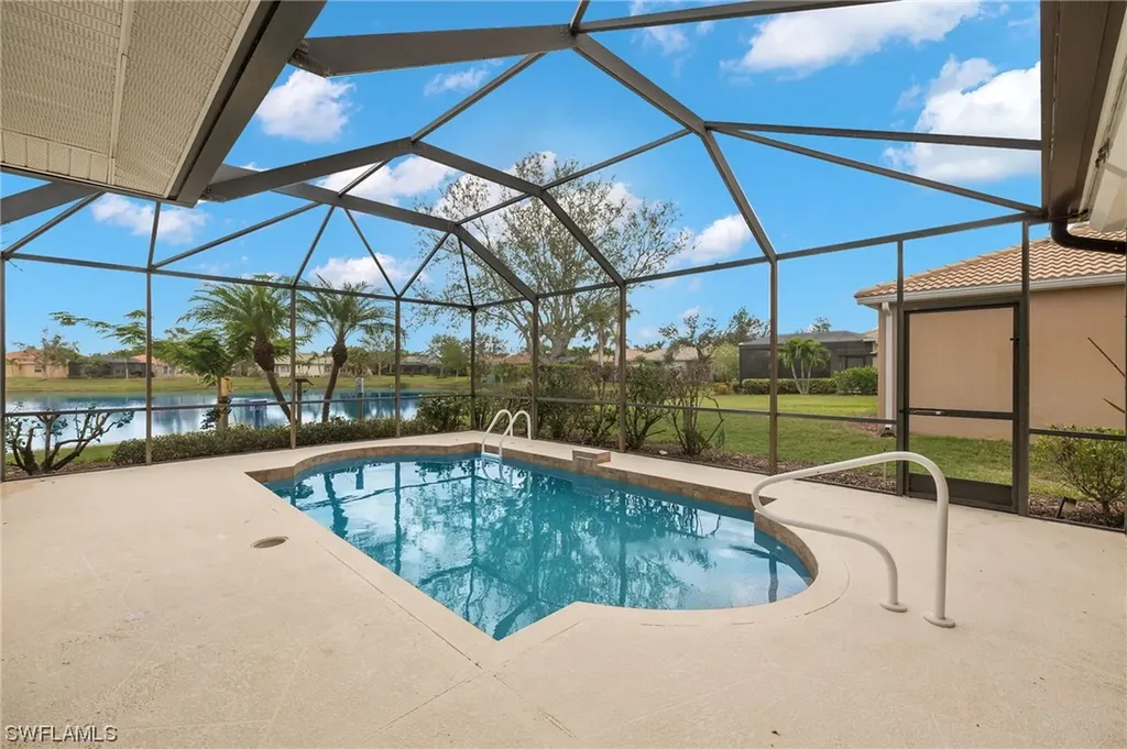 Colonial Shores