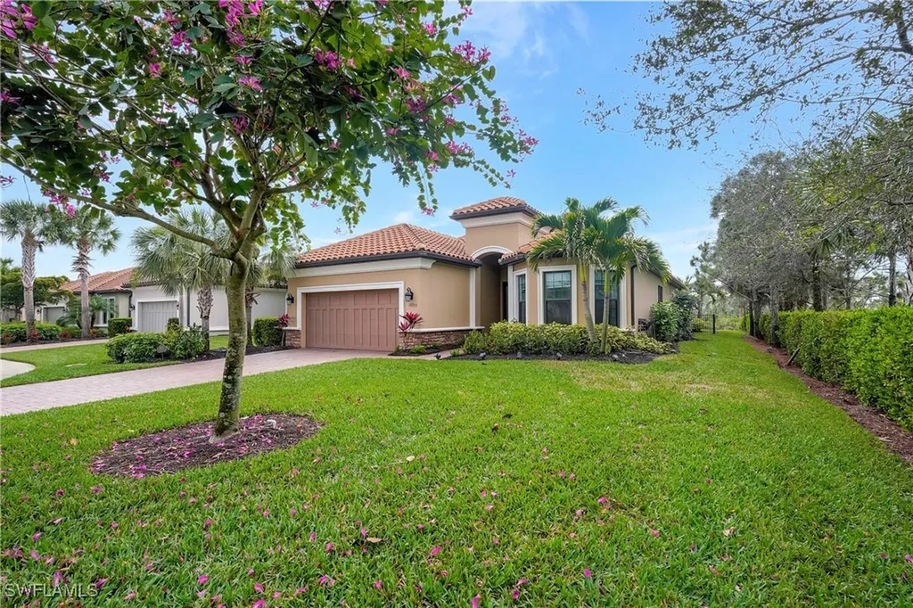 Estero Pointe