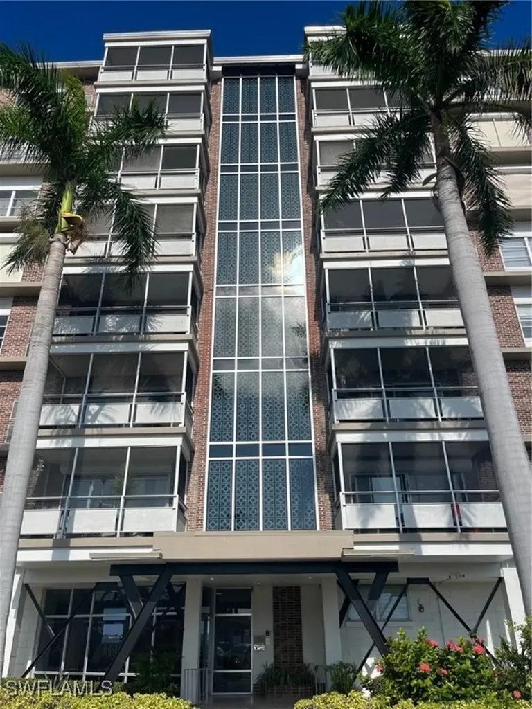 First Harbour Tower Condo