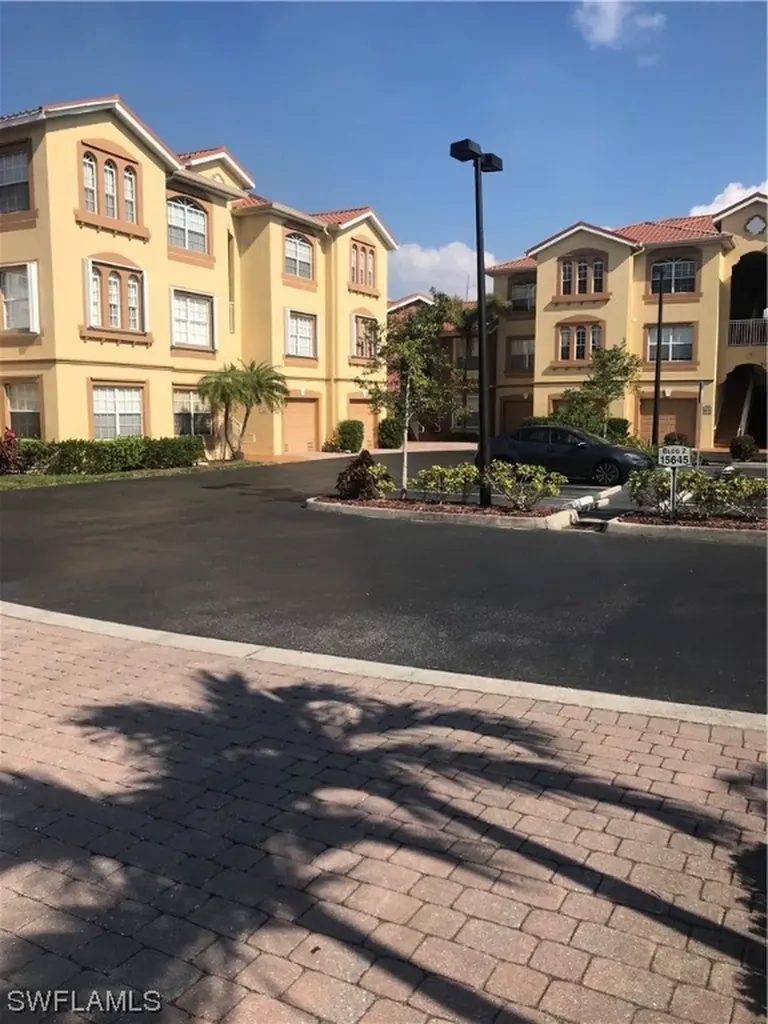 Gardens At Beachwalk