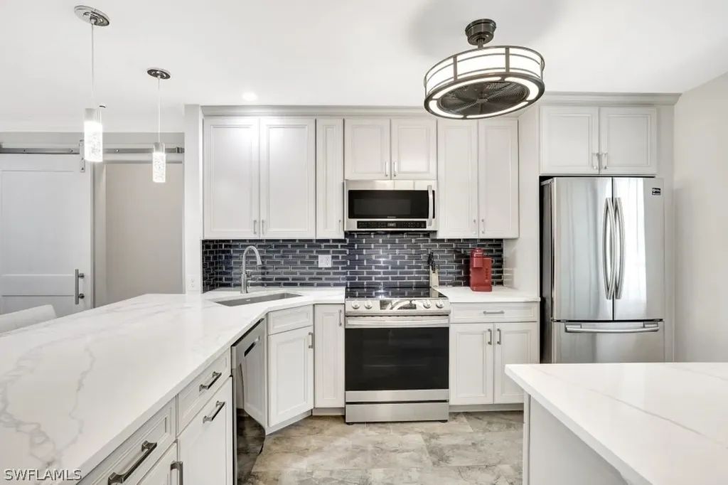 Lake Lawn Condo