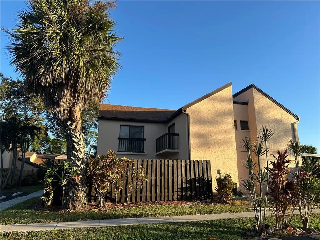Pine Grove Townhouses