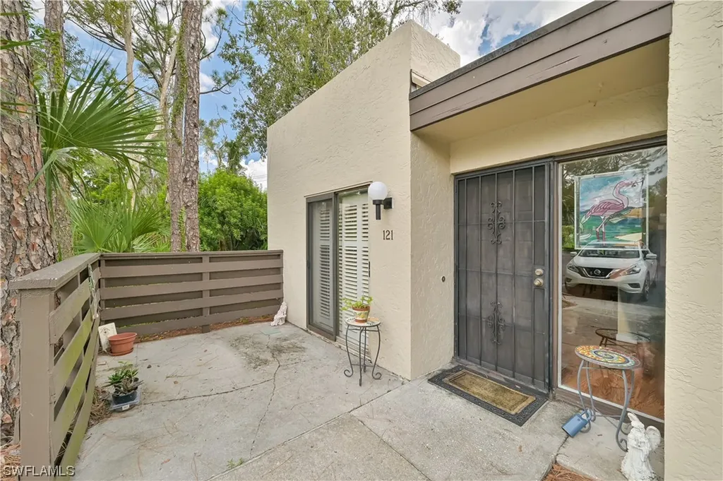 Pinebrook Lakes Condo