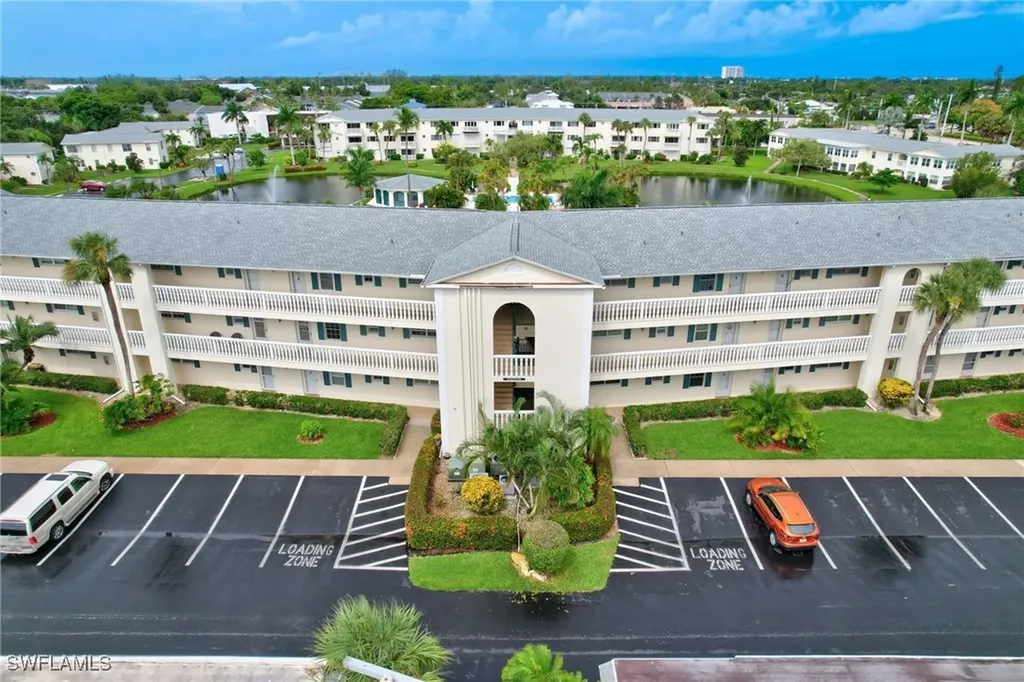 Stratford Place Condo