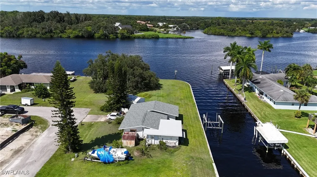 Waterway Shores