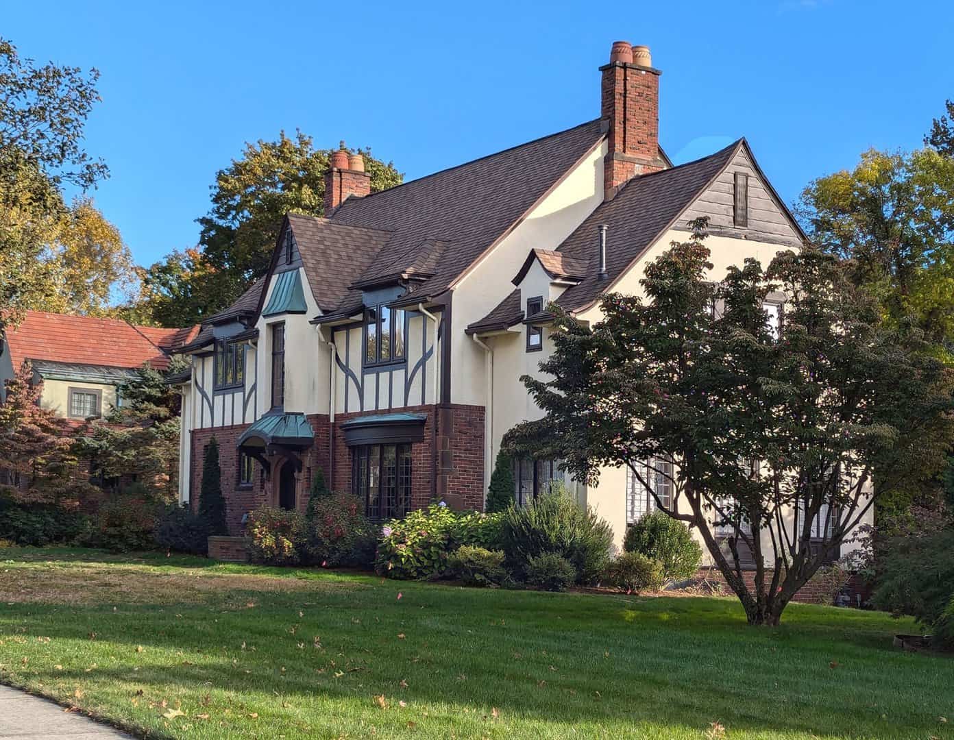 Listings for Paola Ferrario