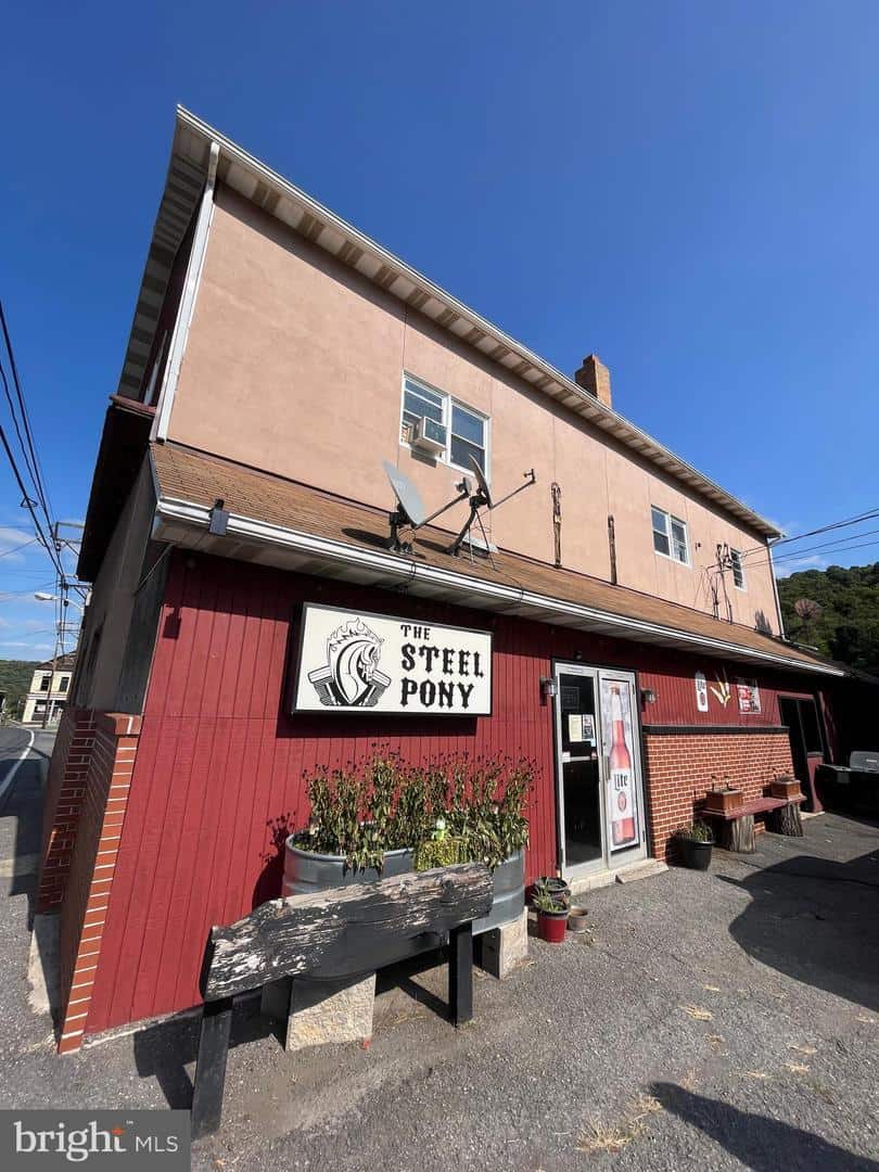 Listings for Brianna Buckle