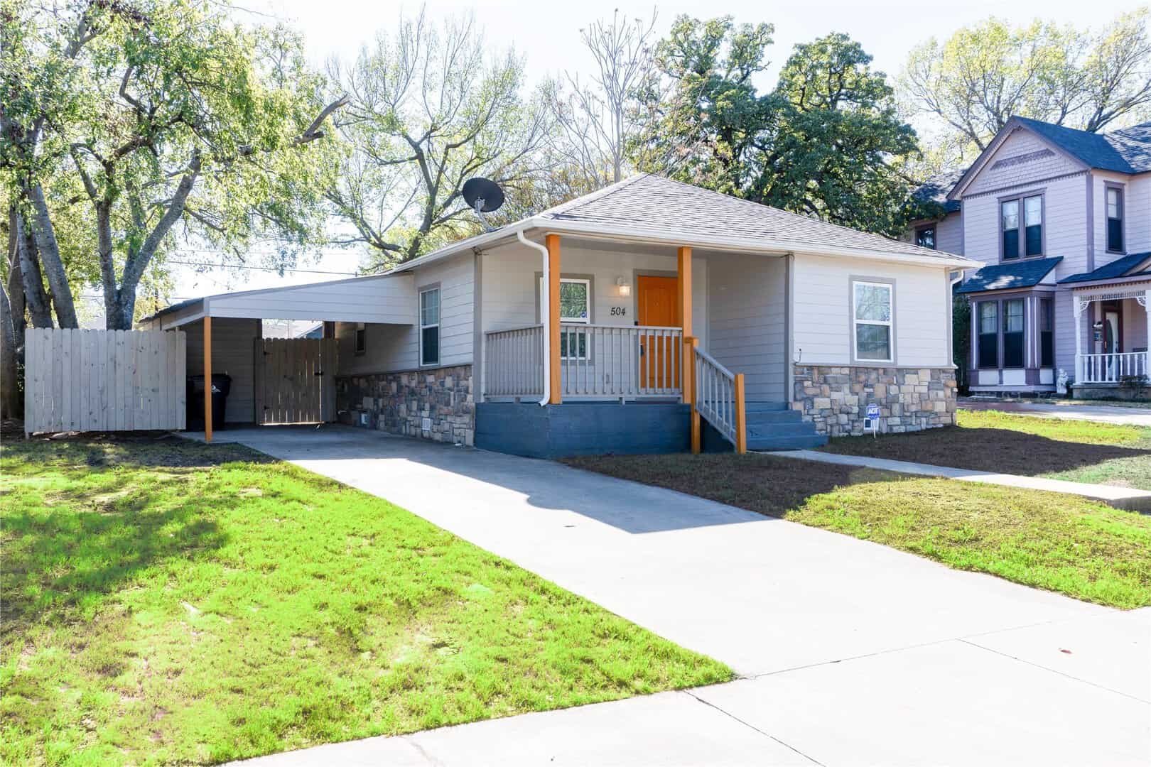 Listings for Jackson Fox