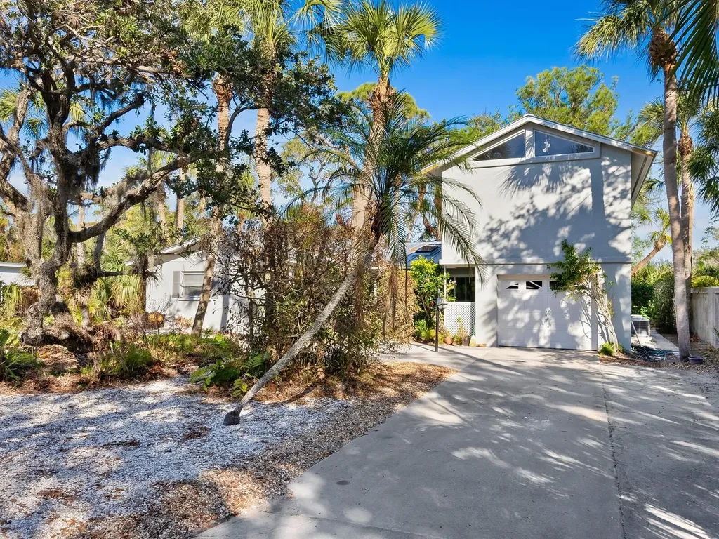 Listings for Michelle Dunn