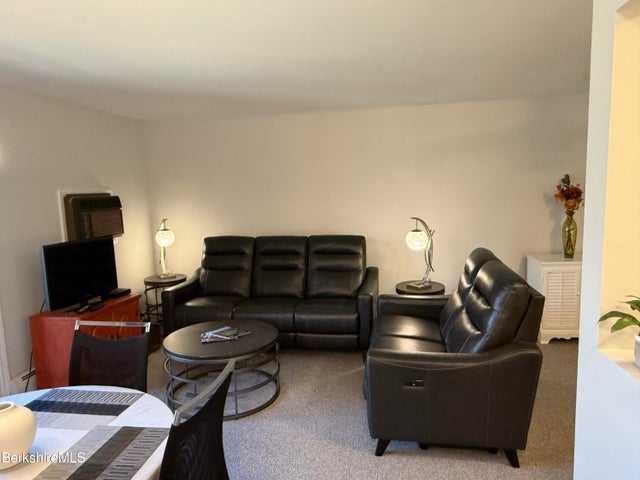 Listings for Melissa Mazzeo