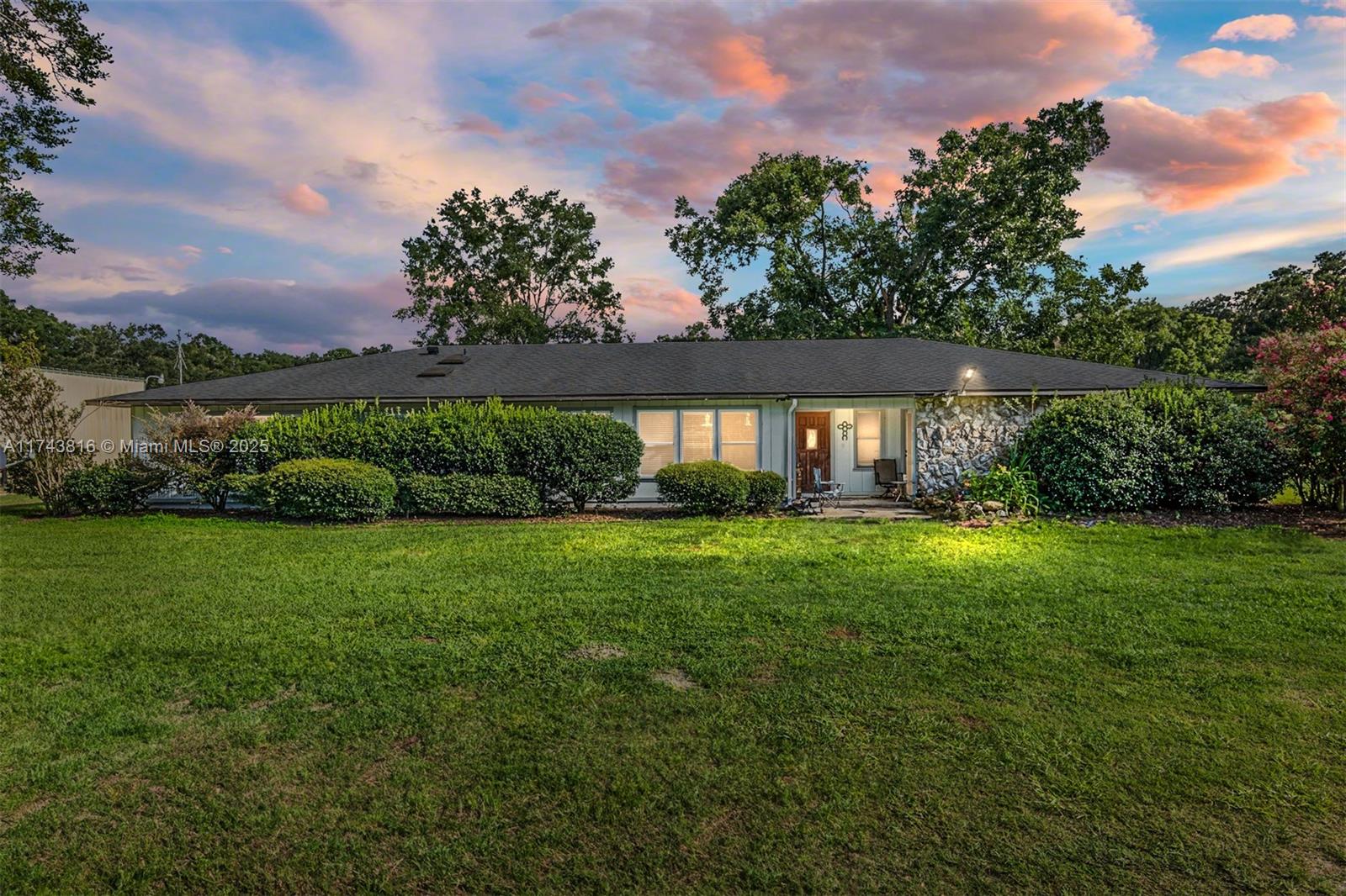 Listings for Aaron Bosshardt