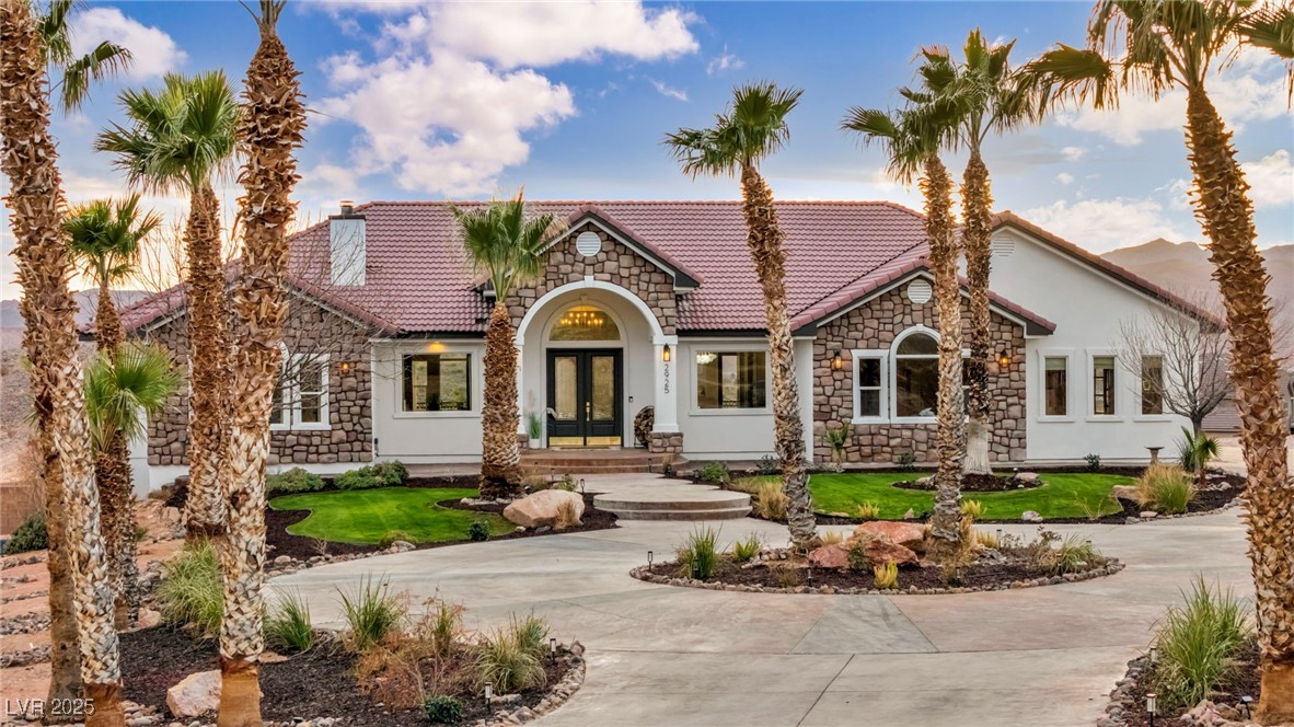 Listings for Christie Davis