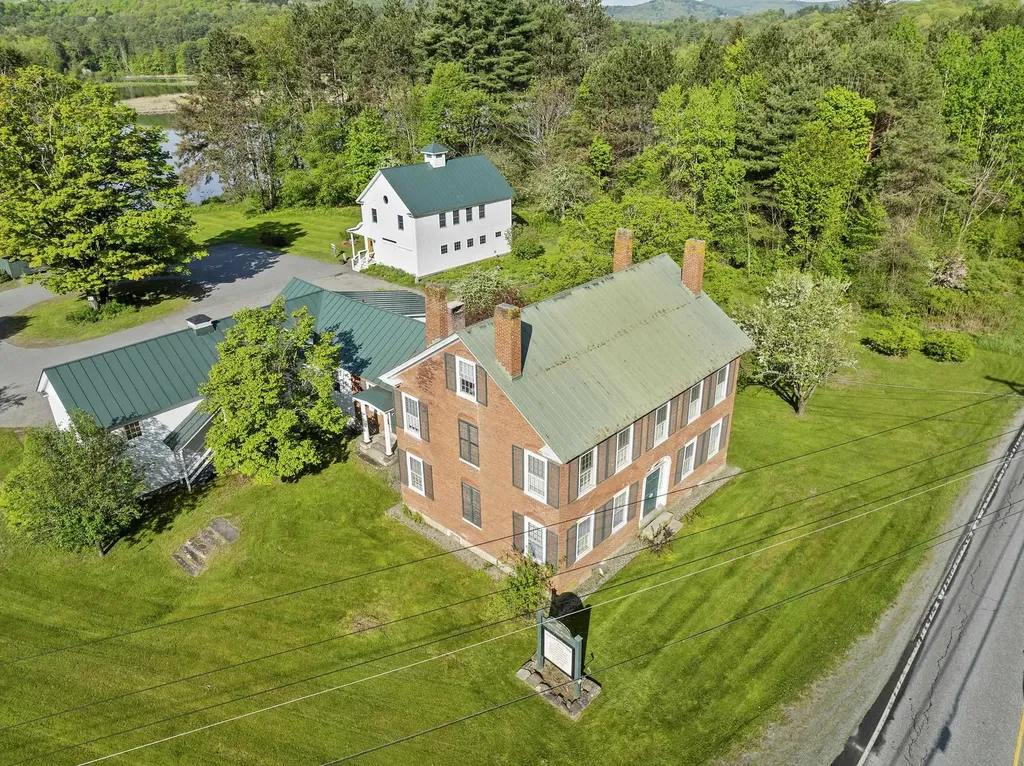 Listings for Bryan Jackson