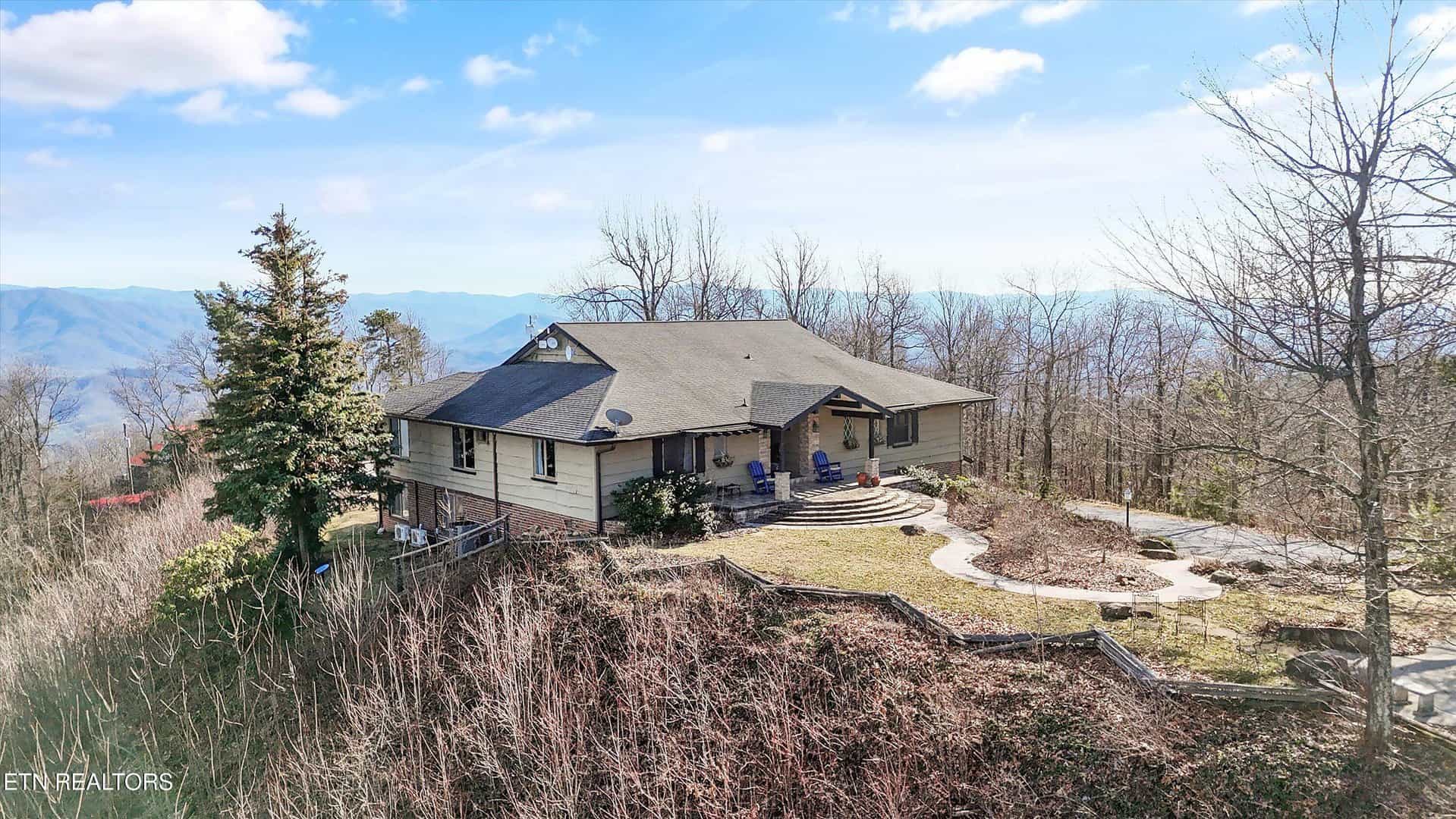 Listings for Kristy White