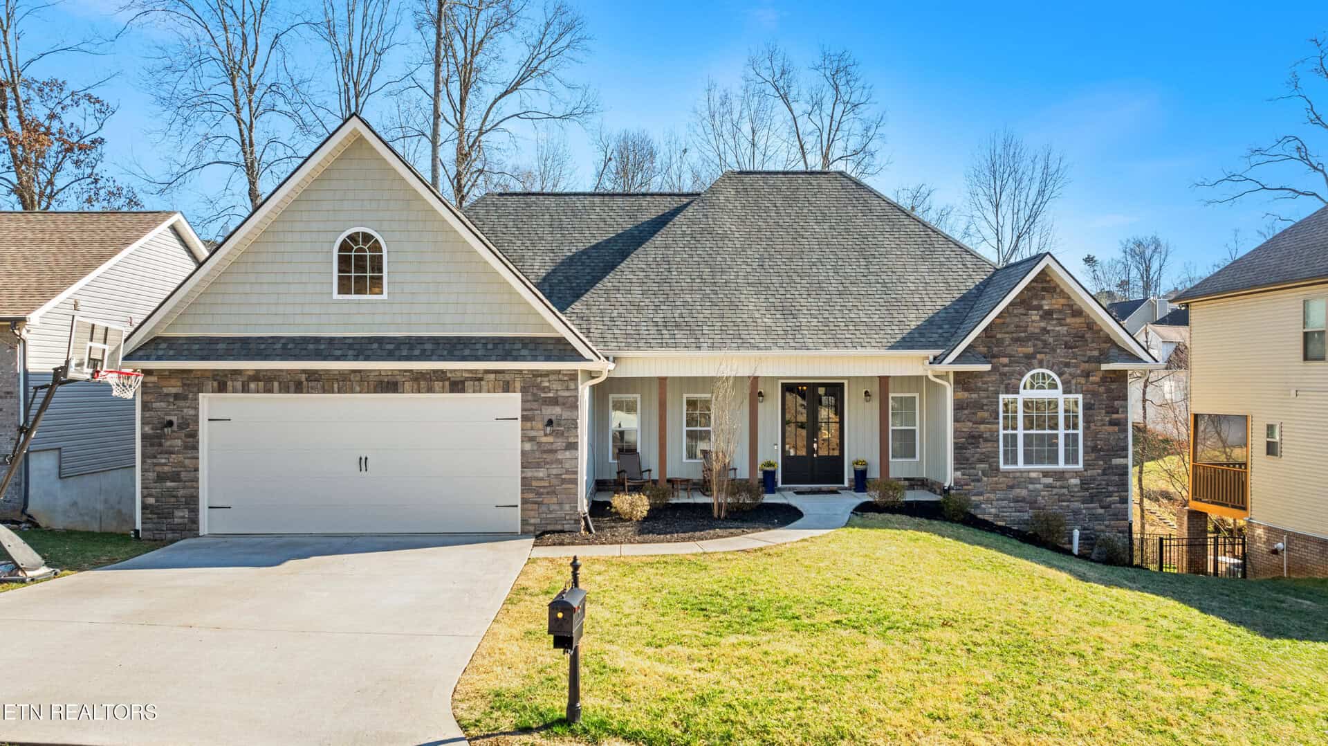 Listings for Garrett Greene