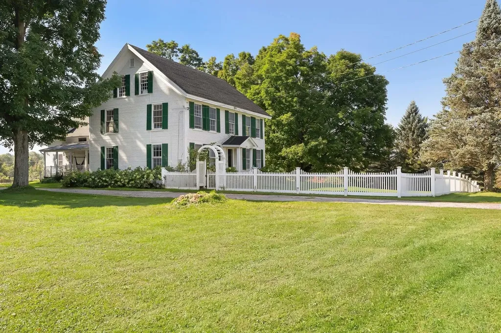 Listings for Taylor Dorsey