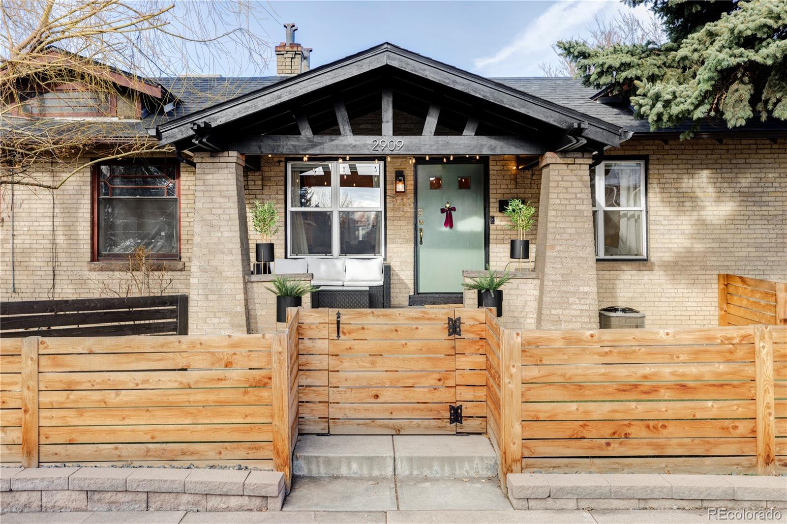 Listings for Elizabeth Corrigan