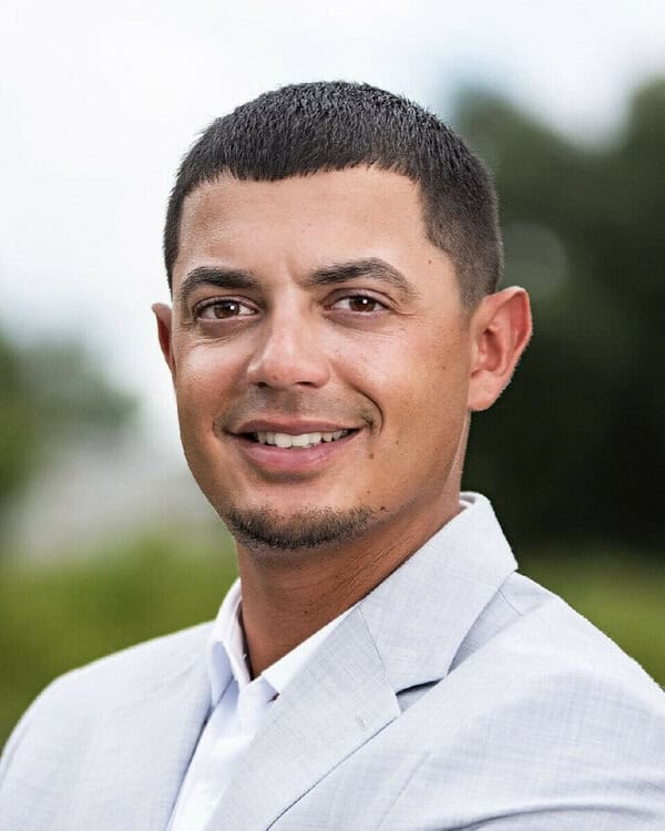 Stephen Gomez