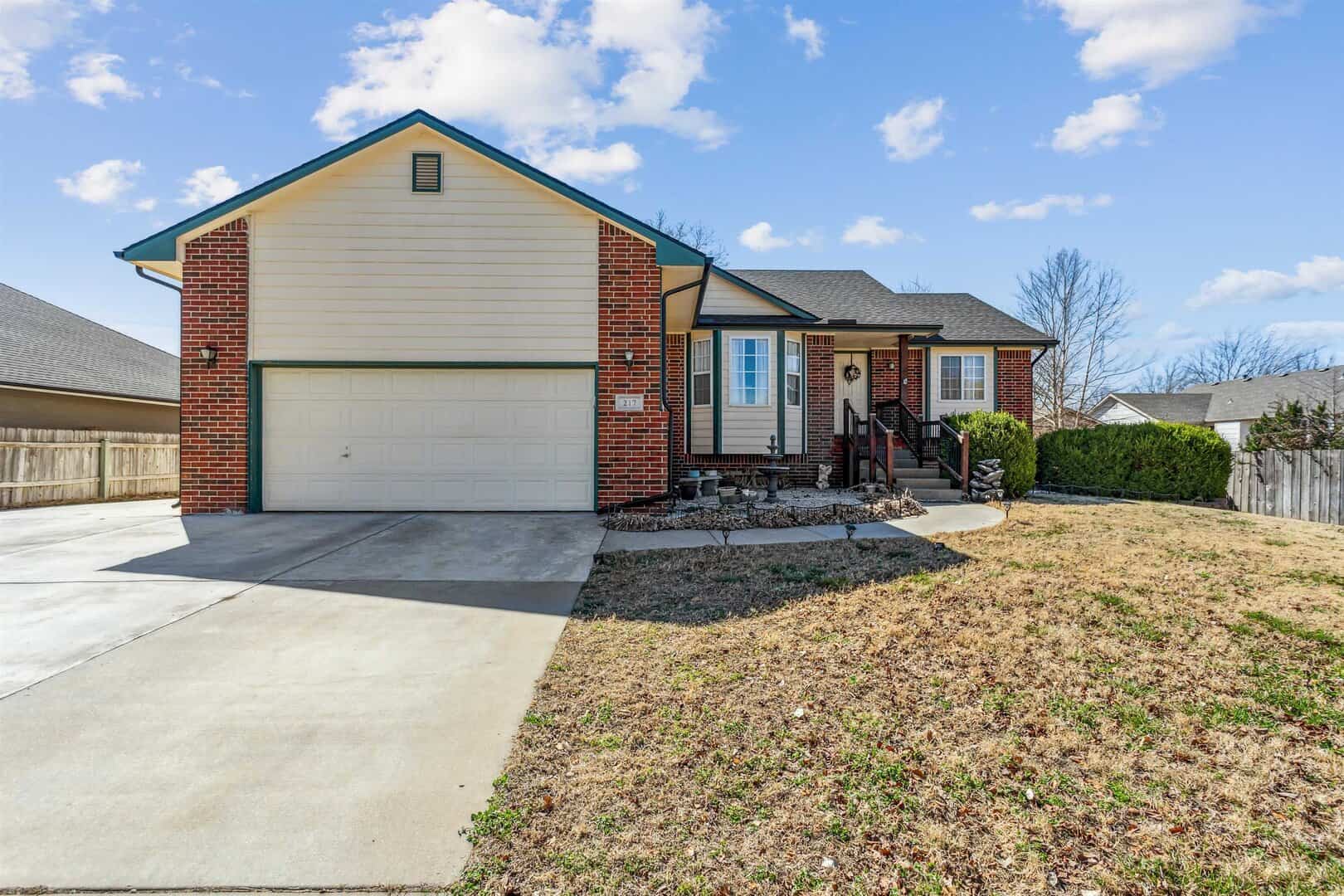 Listings for Elizabeth Ibarra