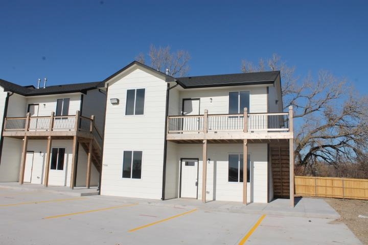 Listings for Lindi Lanie