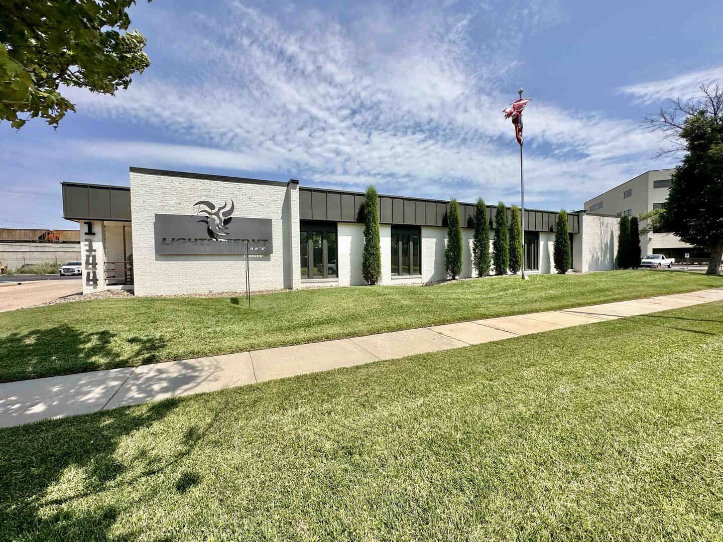 Listings for Nela Bayouth