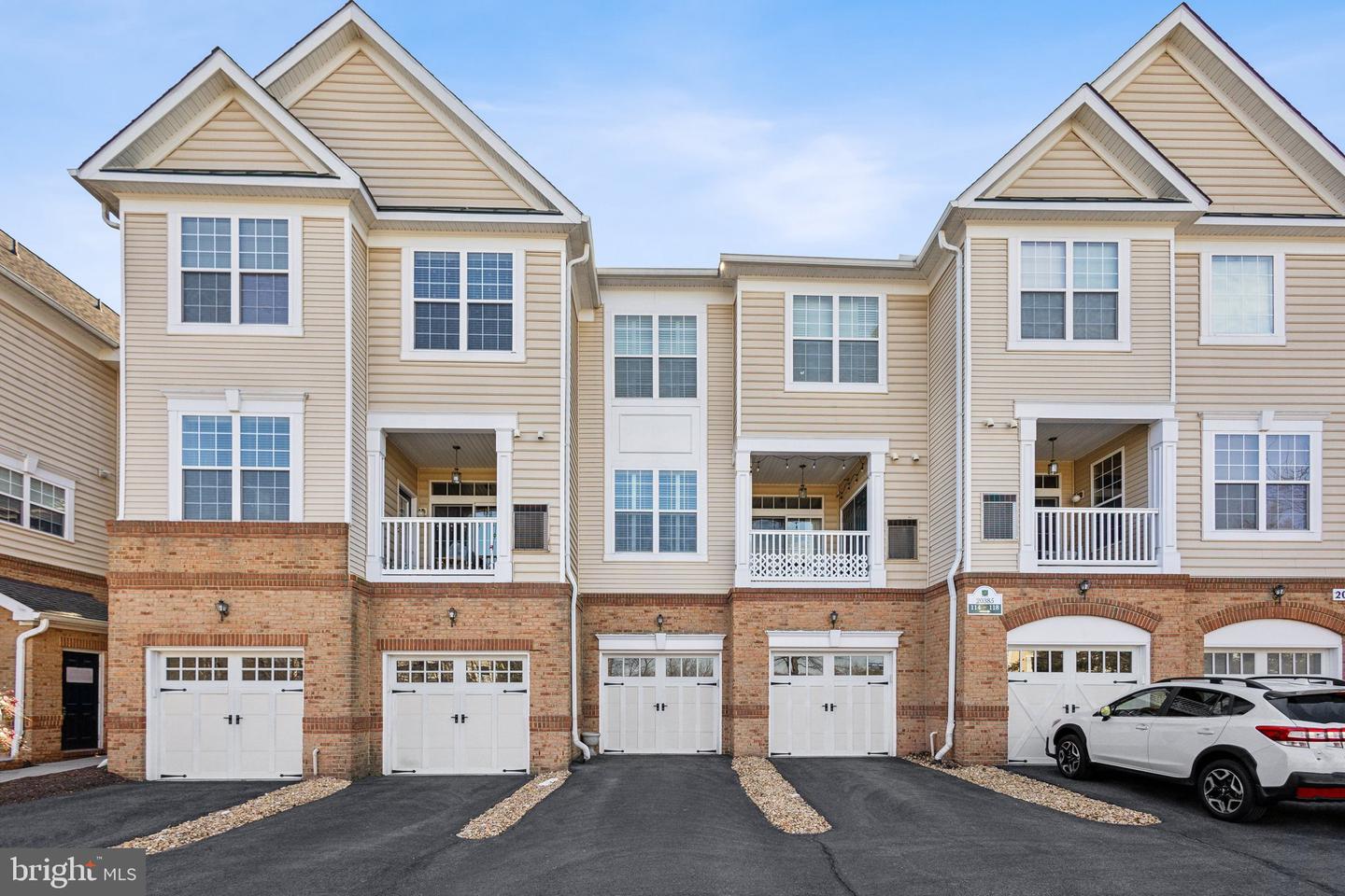 Listings for Stefani Wareham