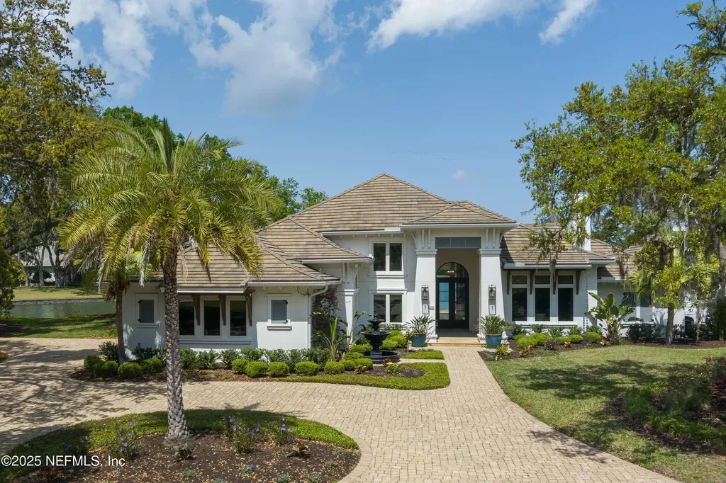 Listings for Christie Graziosi