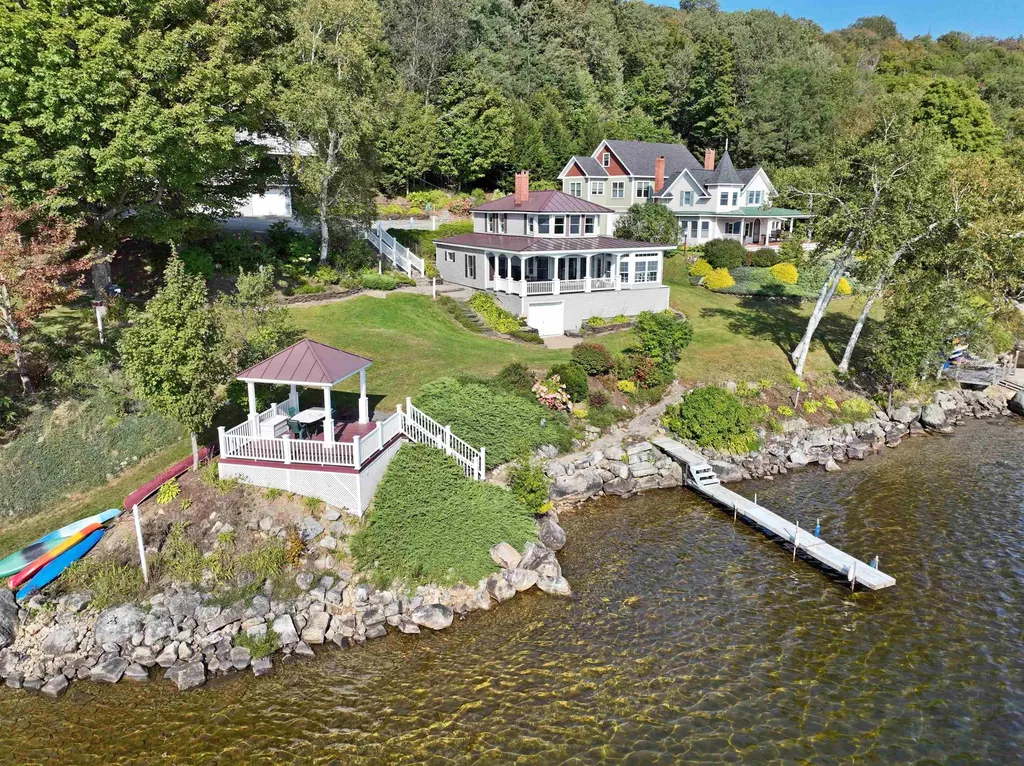 Barton VT Lakefront Homes