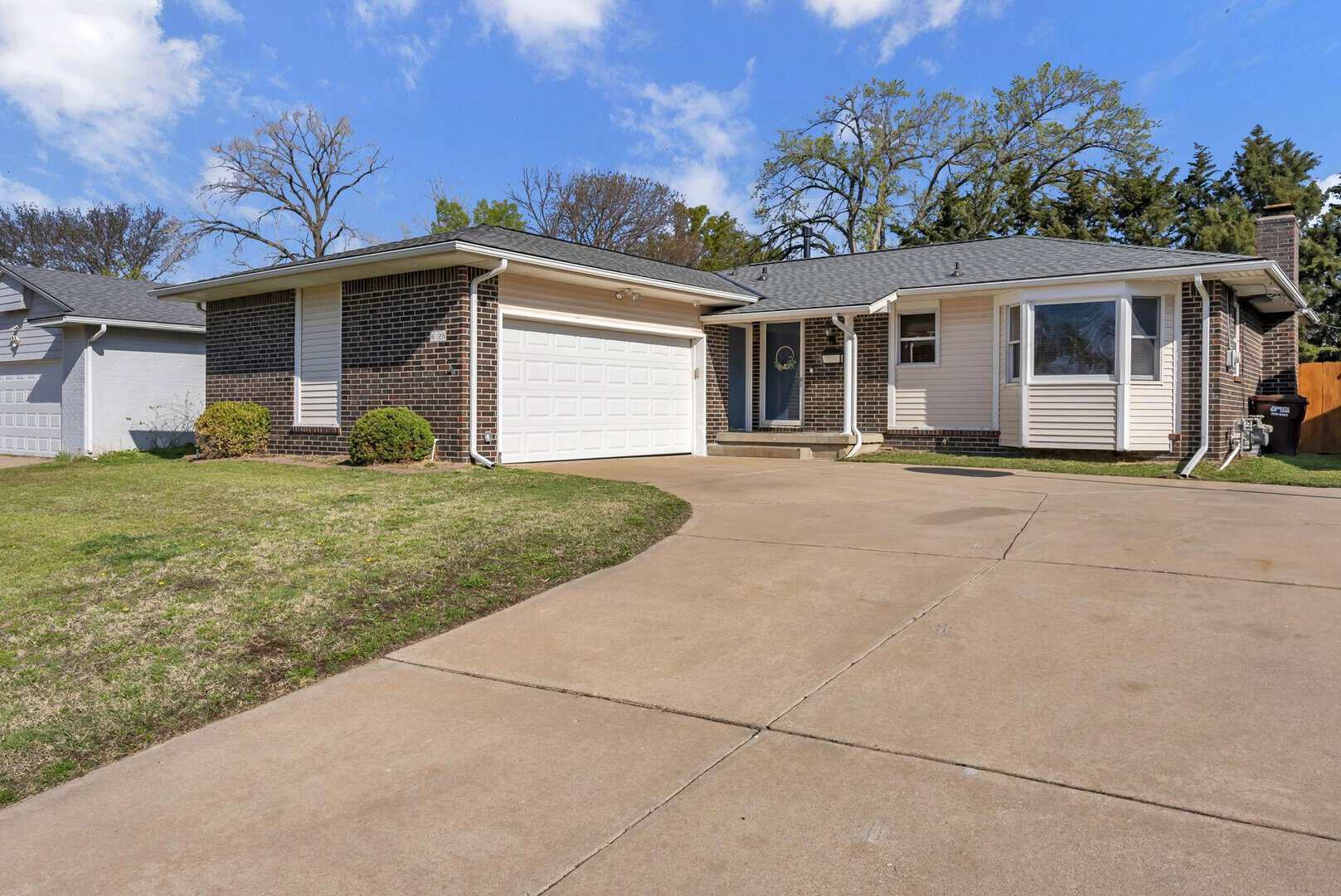 Listings for Clarke Carnahan