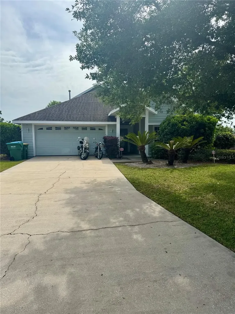 Listings for Jonathan Hill