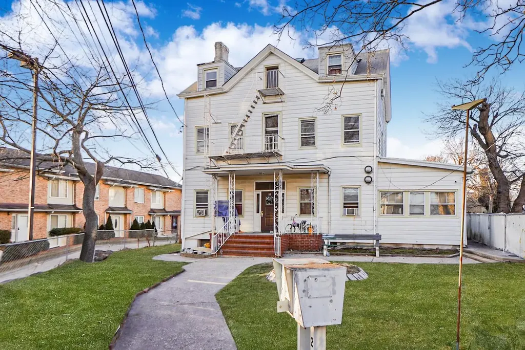 Homes for Sale in Staten Island, NY