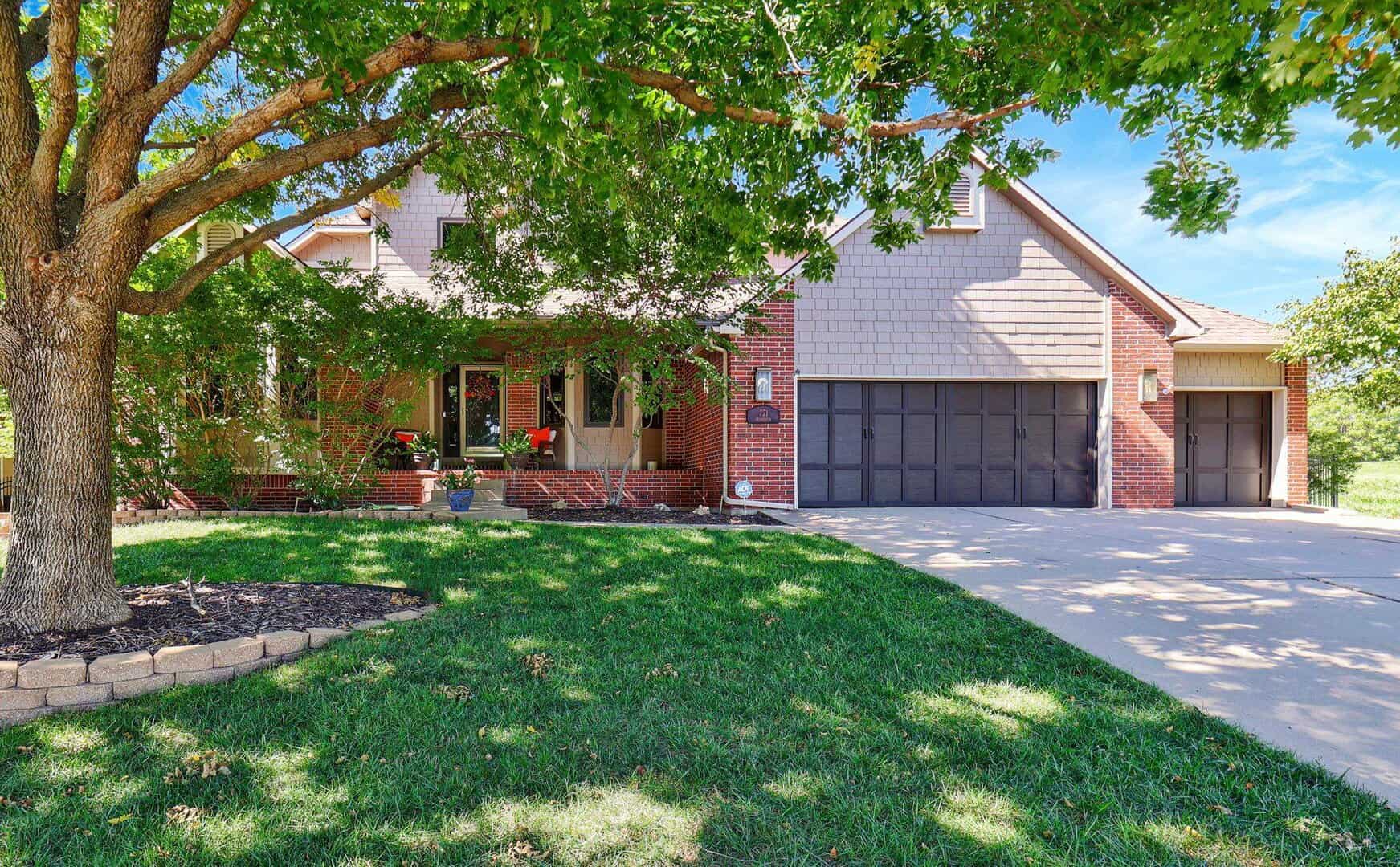 Listings for Elizabeth Young