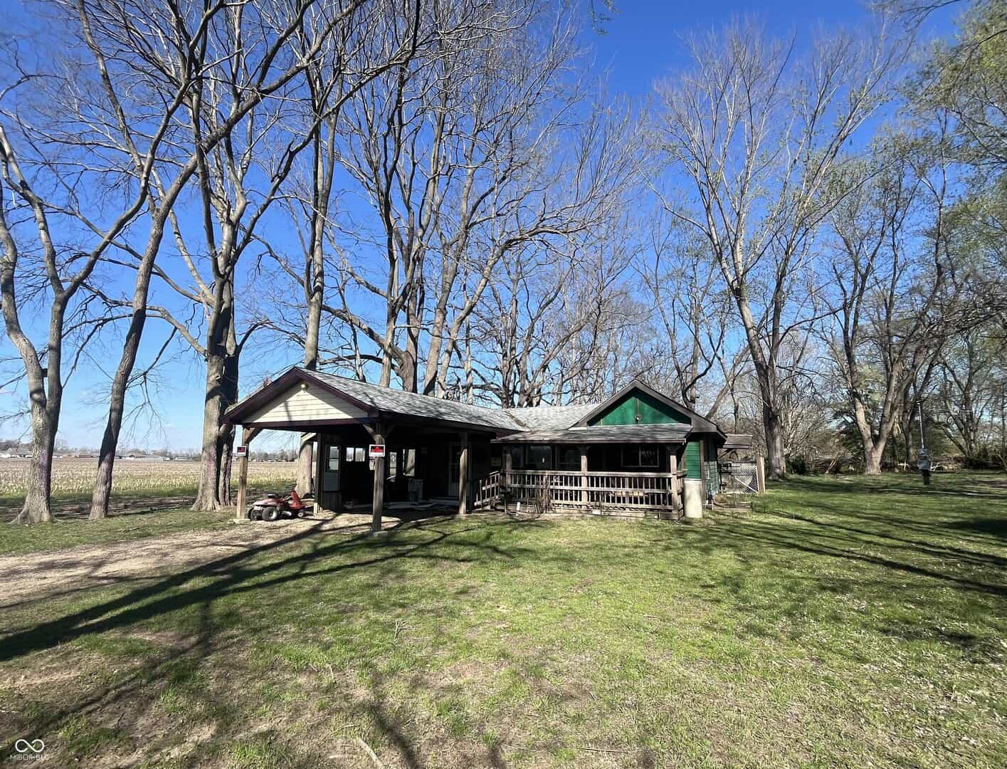 Listings for Acacia Dore