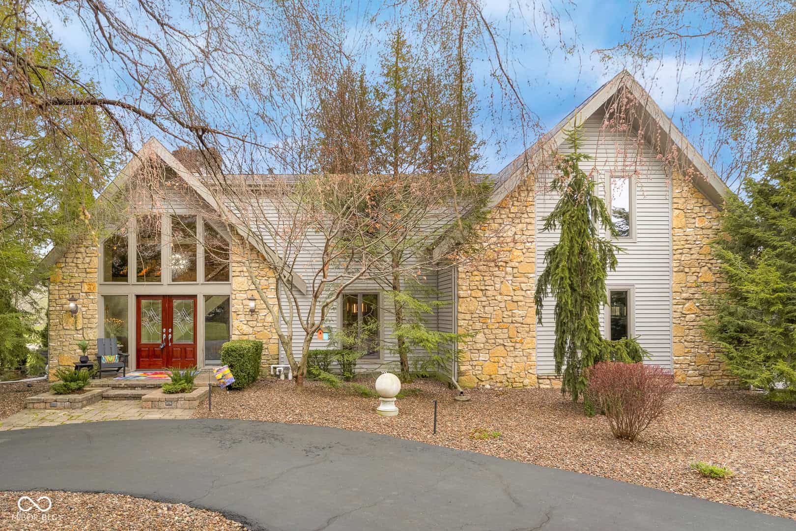 Listings for Bev Roberts