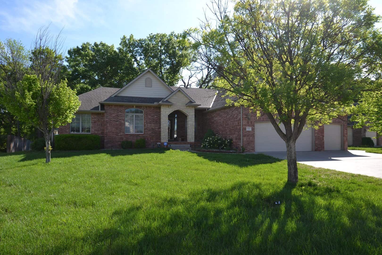 Listings for Larry Levich