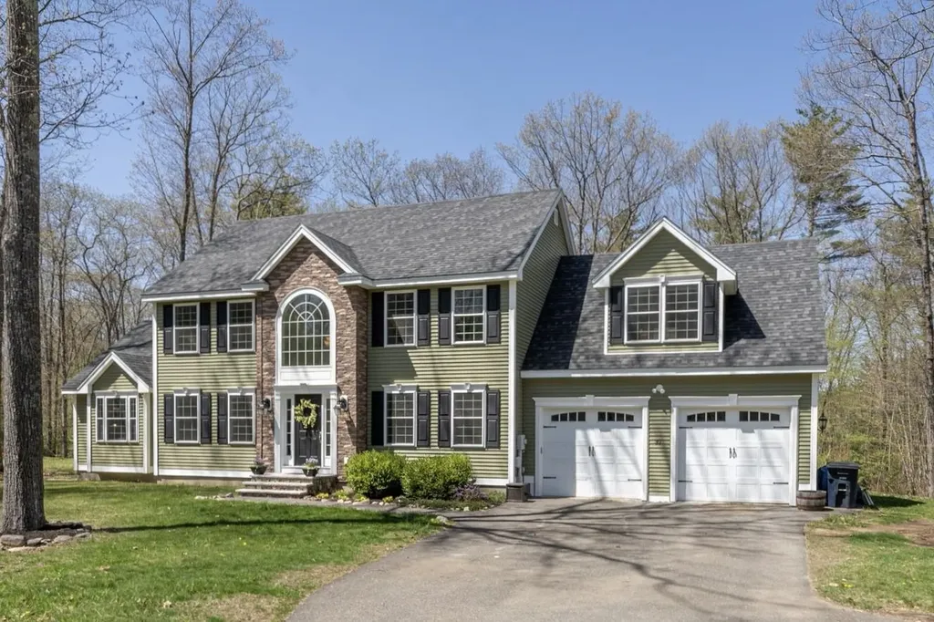 Listings for Amy Solomons